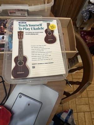 Ukulele Starter Bundle – Firebrand Soprano + 2 Books – As-Is - Thumbnail 9