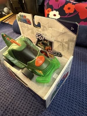 PJ Masks Glow Wheelers Gekko-Mobile Lights and Sounds Vehicle - Thumbnail 2