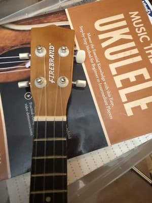 Ukulele Starter Bundle – Firebrand Soprano + 2 Books – As-Is - Thumbnail 3