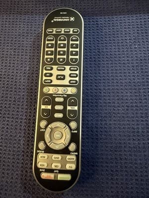 Universal Remote Control URC-R6 6-Device w/ PIP DVR DVD SAT CBL TV VCR AUX - Thumbnail 3