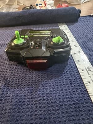 Tech Toyz Aeroblade Glow in the Dark RC Helicopter Transmitter Remote Control - Thumbnail 3