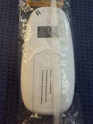 New AC Remote Control R09B/BGCE w/ Batteries Sleep Timer LED Fan Mode Lock - Thumbnail 4