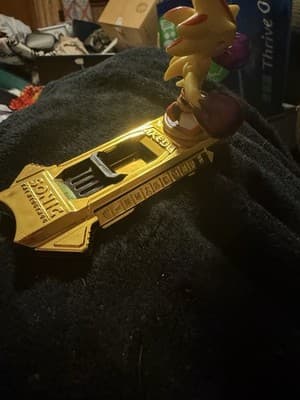 Sonic Bundle – Super Shadow Figure on Gold Statue + 2 Super Sonic Figures - Thumbnail 2