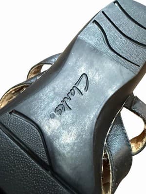 Clarks Artisan Sandals Women’s Sz 9.5M Black Leather Flower Comfort Summer - Thumbnail 5