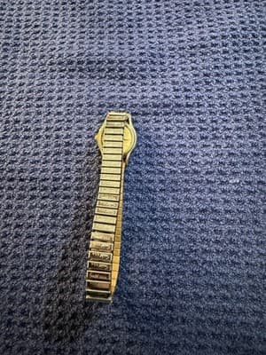 Vintage Seiko Ladies Quartz Watch 2V01-0A10 Gold Tone No Crystal AS-IS - Thumbnail 4