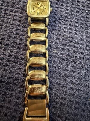 FMD Women's Gold Tone Square Cushion Quartz Watch FY1260 Japan Mvmt Link Band - Thumbnail 4