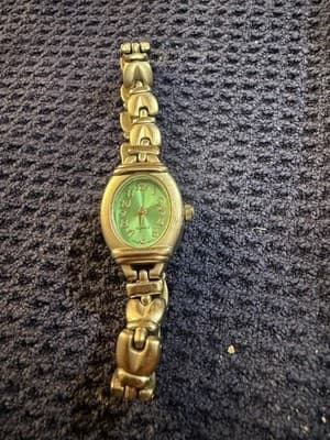 Advance FG92705W Ladies Gold Tone Green Dial Oval Quartz Watch Japan Movt - Image 1