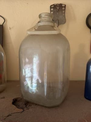 Vintage Borden Glass Milk Jug 1 Gallon Dairy Bottle w Stopper Handle - Image 1