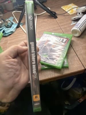 Grand Theft Auto v Premium Edition Xbox One, Mature Rating - Thumbnail 4