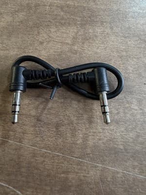 Short 3.5mm Stereo AUX Cable Dual Right Angle Male to Male Audio Patch Cord - Image 1