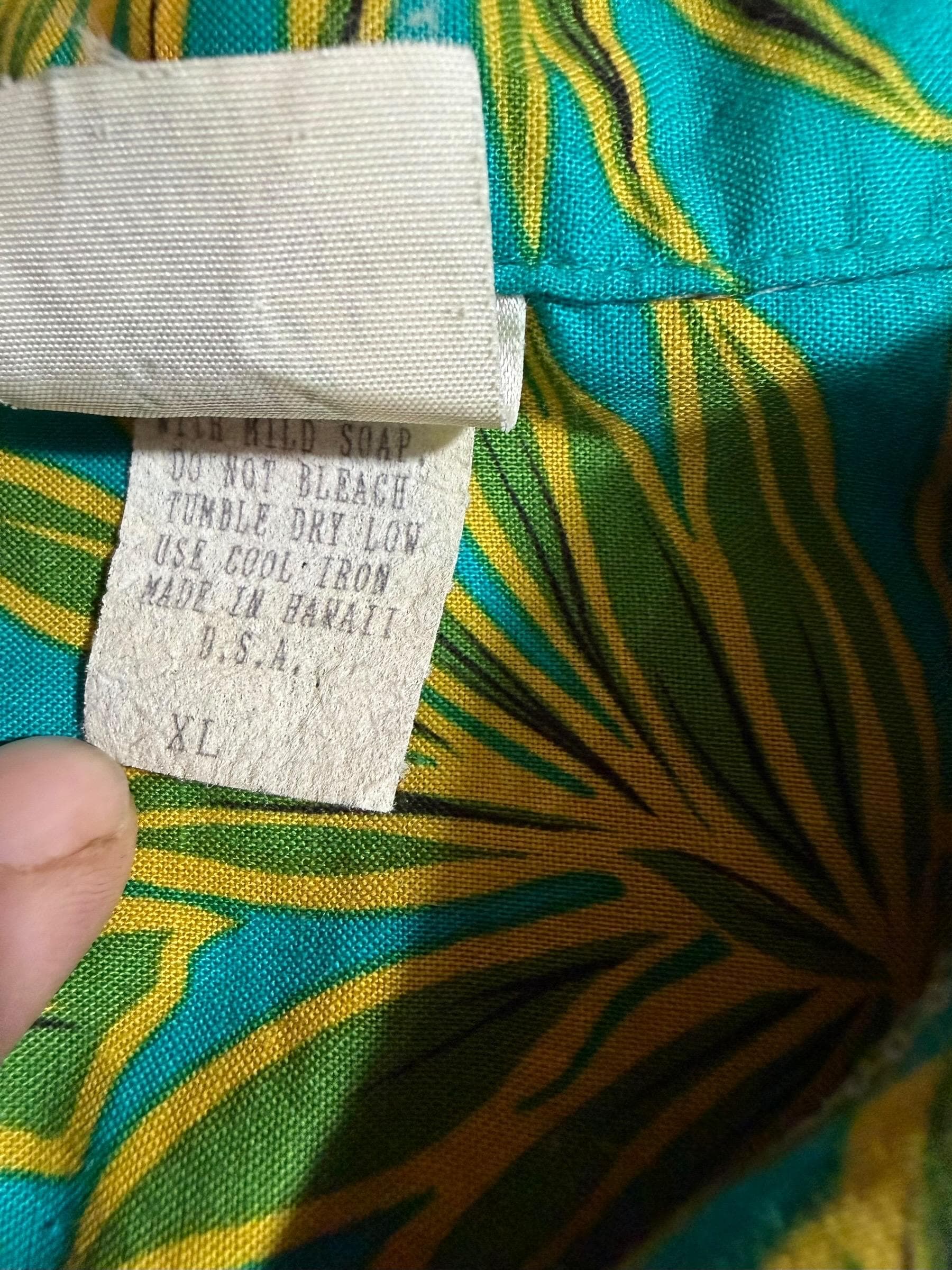 Vintage Royal Creations Hawaii Aloha Shirt XL Teal Pineapple Print Made in Hawaii USA Camp Collar - Thumbnail 4