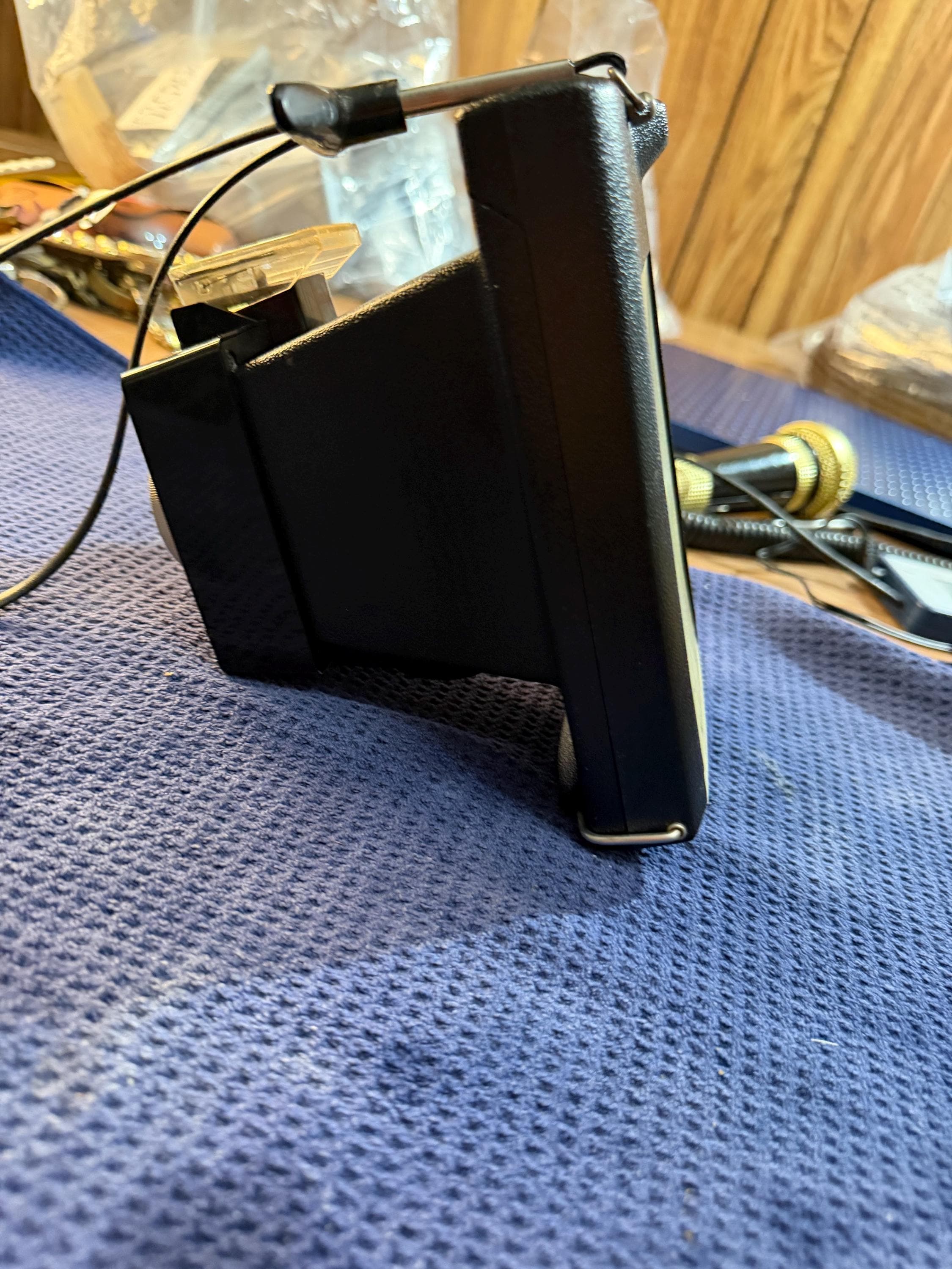 Vintage Polaroid Land Camera Super Colorpack — 1970s Instant Film Camera with Flash Cube & Cold Clip — Display or Collector Piece - Thumbnail 5