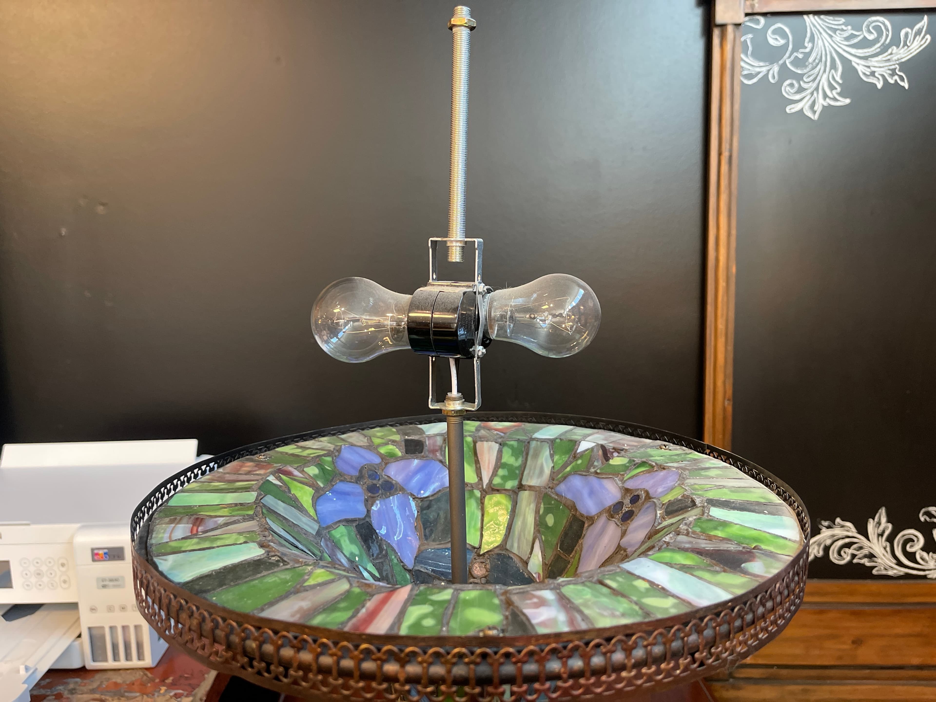Stained Glass Table Lamp - Thumbnail 2