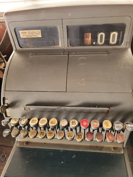 **Vintage Cash Register** - Thumbnail 2