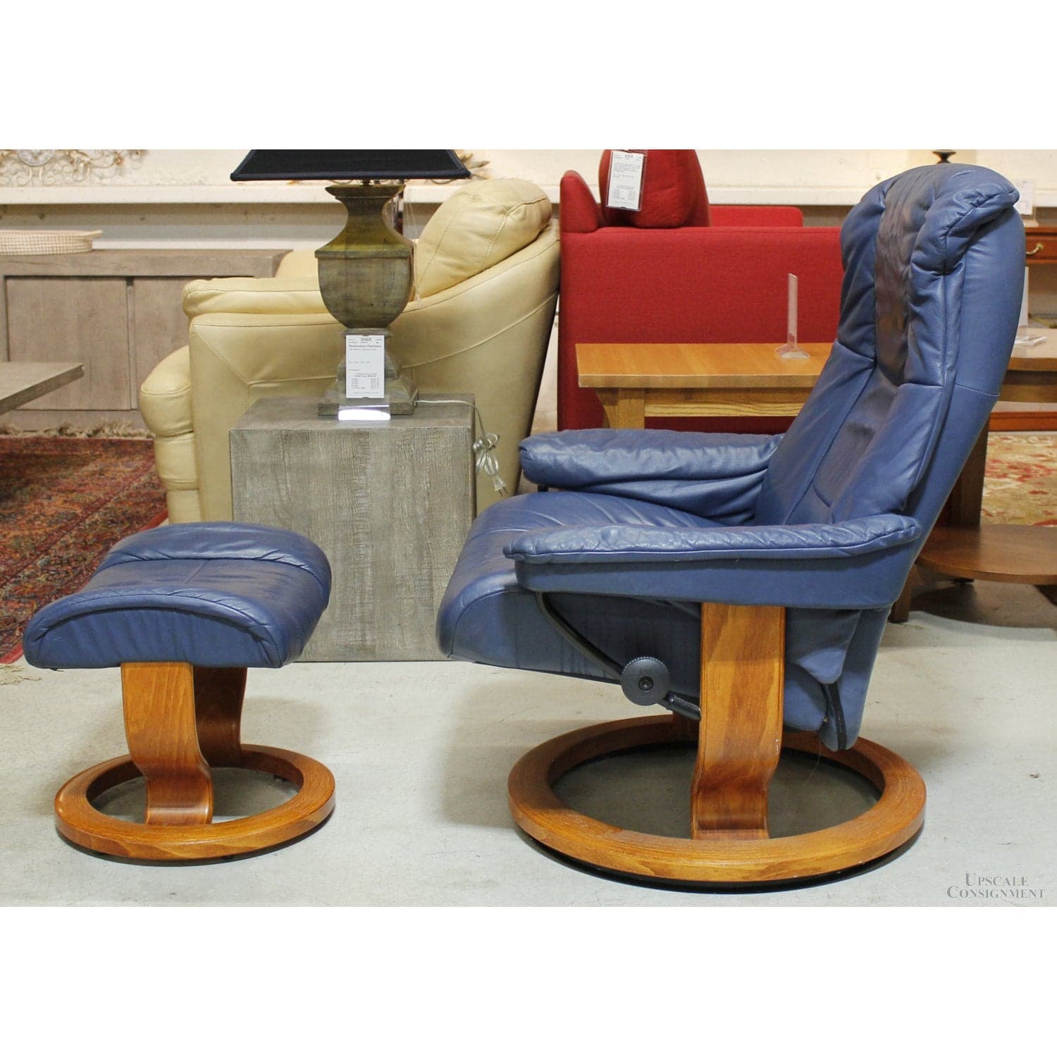 Ekorness Stressless Recliner w/Ottoman - Navy - Thumbnail 3