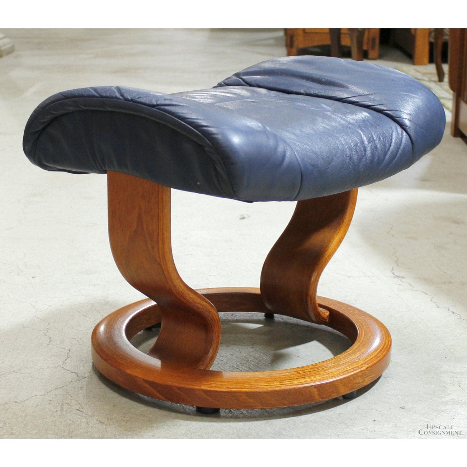 Ekorness Stressless Recliner w/Ottoman - Navy - Thumbnail 5