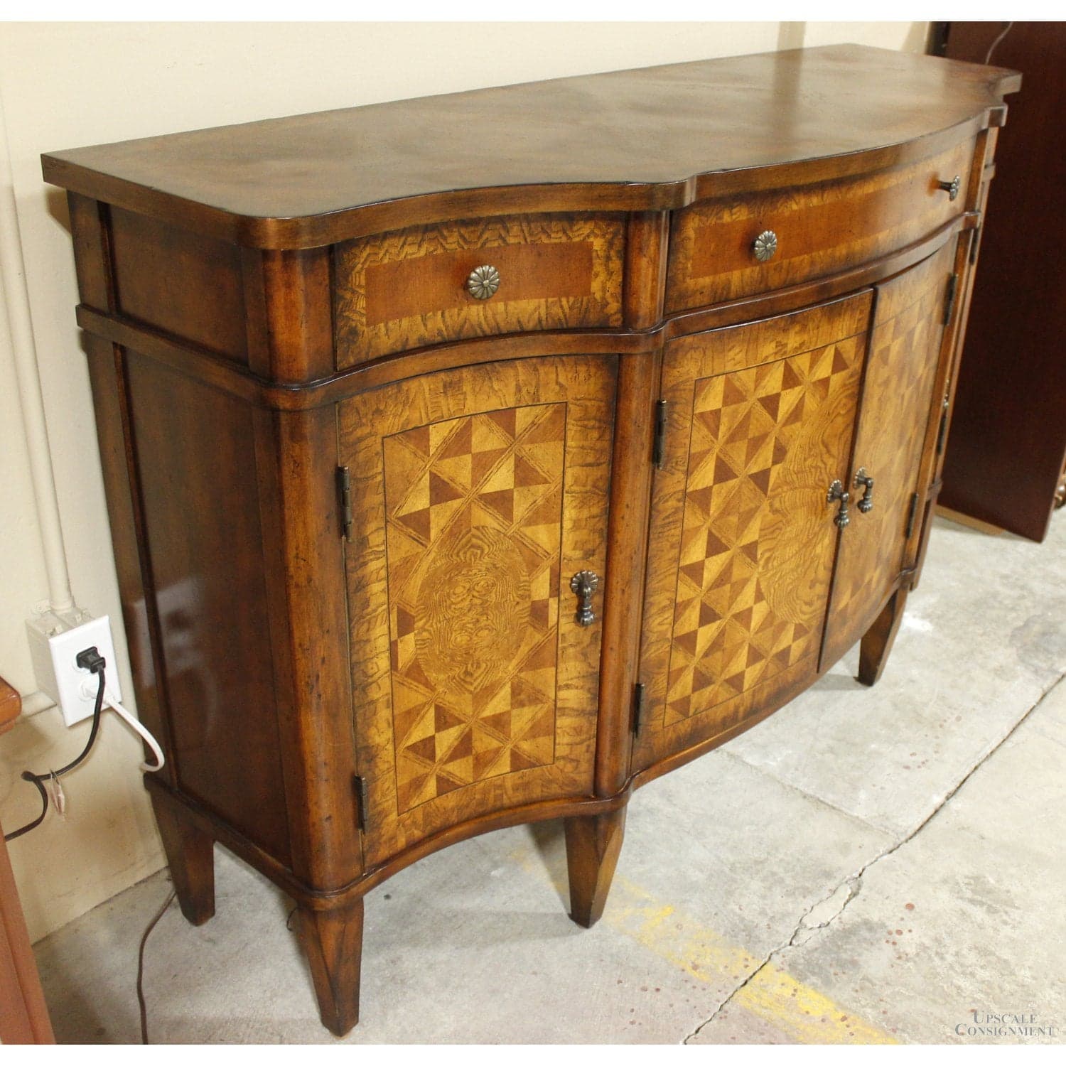 Hammary 'Hidden Treasures' Console Cabinet - Thumbnail 5