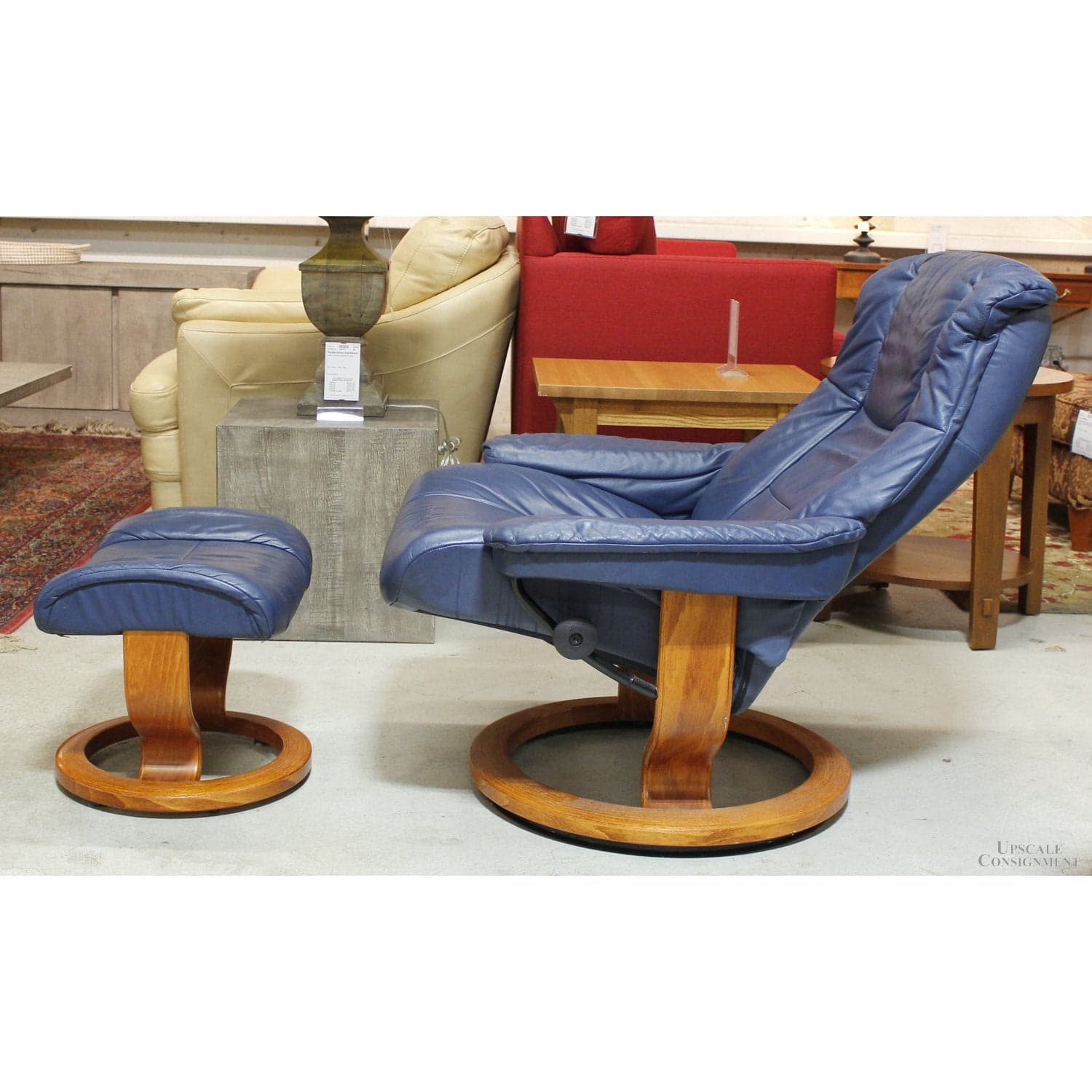 Ekorness Stressless Recliner w/Ottoman - Navy - Thumbnail 2