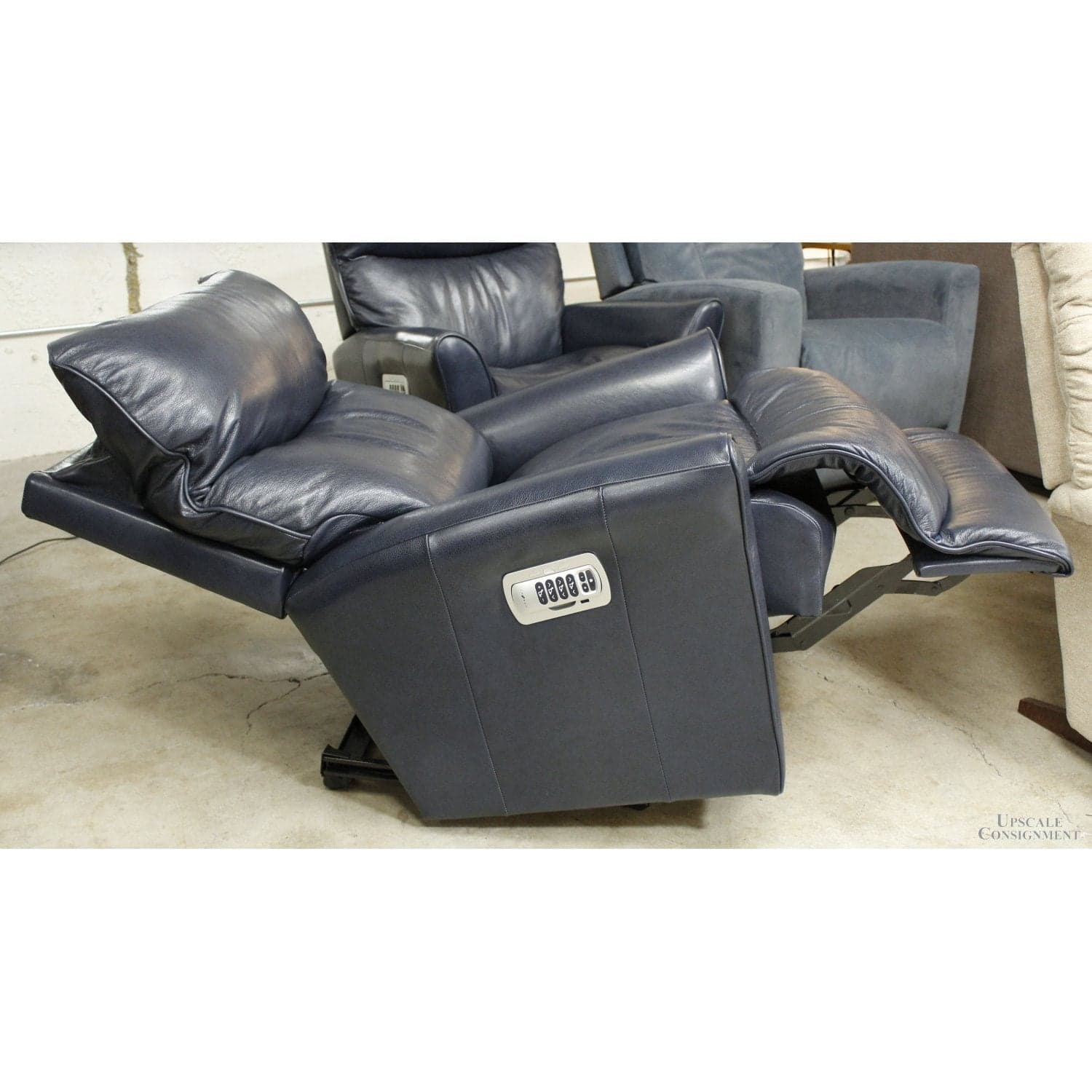 La-Z-Boy 'Rowan' Navy Leather Power Recliner w/Adj. Headrest & Lumbar - Blue - Thumbnail 2