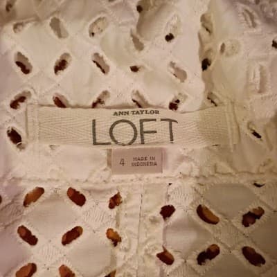 Ann Taylor LOFT Eyelet Zip Jacket White Collared Pockets Ruffle Geometric Sz 4 - Thumbnail 2