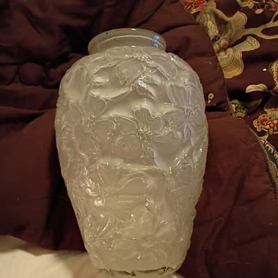 asis Phoenix Consolidated Glass Dogwood Frosted Art Deco Vase - Thumbnail 3