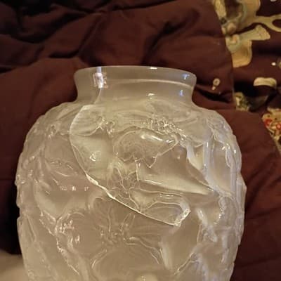 asis Phoenix Consolidated Glass Dogwood Frosted Art Deco Vase - Thumbnail 2
