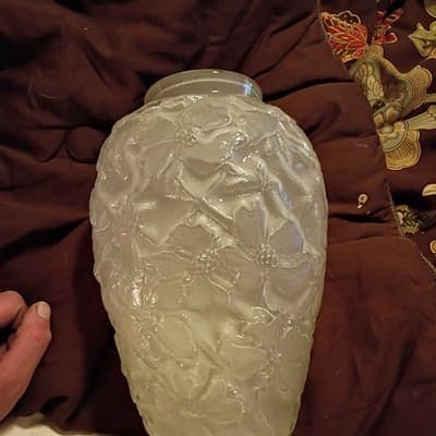 asis Phoenix Consolidated Glass Dogwood Frosted Art Deco Vase - Thumbnail 5