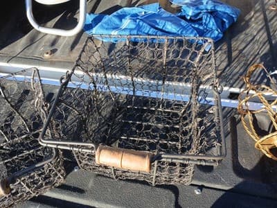 Rustic Large Heavy Wire Farmhouse Basket With Wooden Handles, 16” - Thumbnail 4