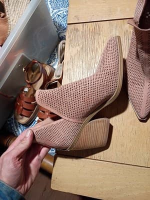 Vince Camuto Women's Light Pink Leather Ankle Boot With 4inch Heel - Thumbnail 5