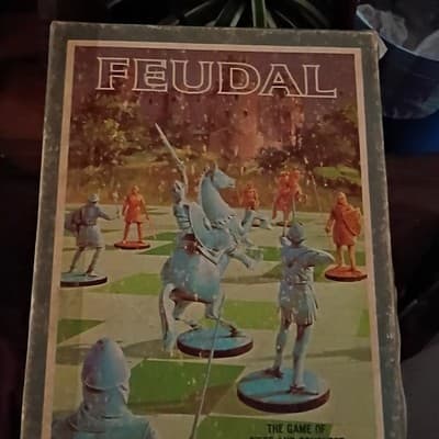 Avalon Hill FEUDAL Strategy Board Game Complete with Plastic Playing Pieces