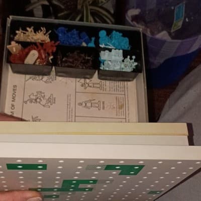 Avalon Hill FEUDAL Strategy Board Game Complete with Plastic Playing Pieces - Thumbnail 4