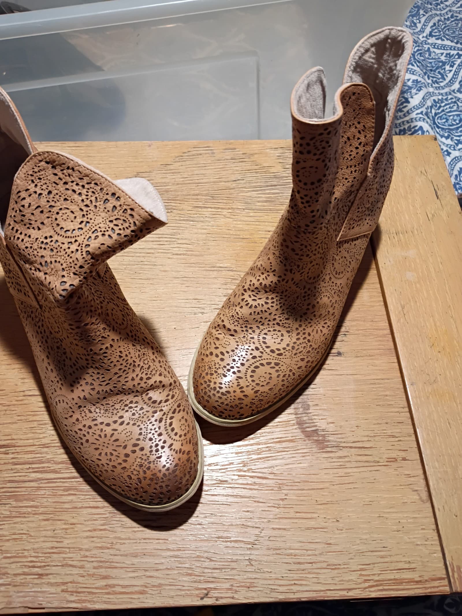 Dallyse booties in pecan - Thumbnail 4