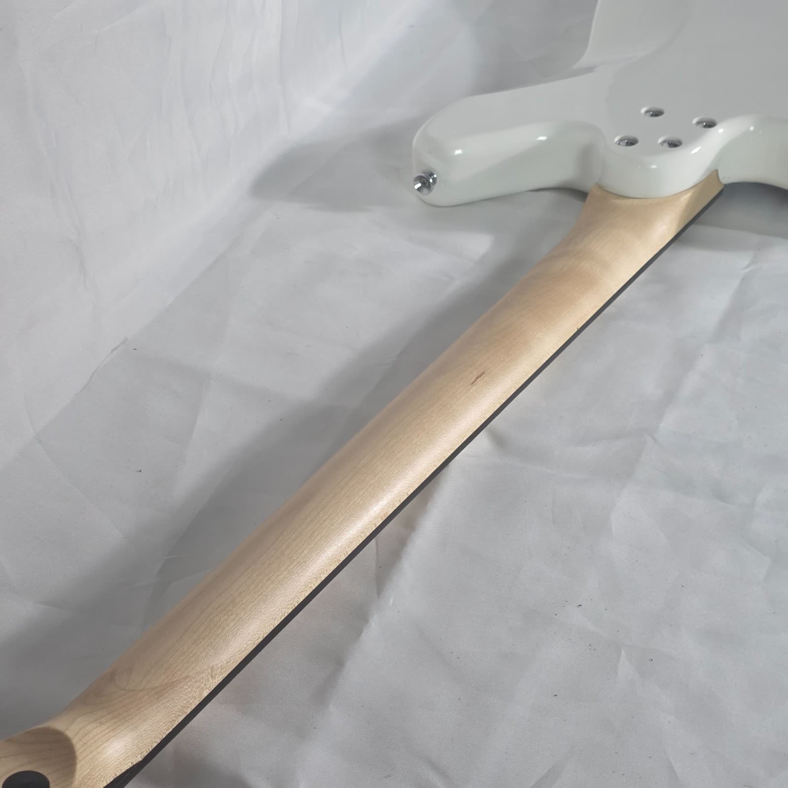 SubZero Rogue VI Baritone Electric Guitar Polar White HH Humbuckers 30" Scale - Thumbnail 12