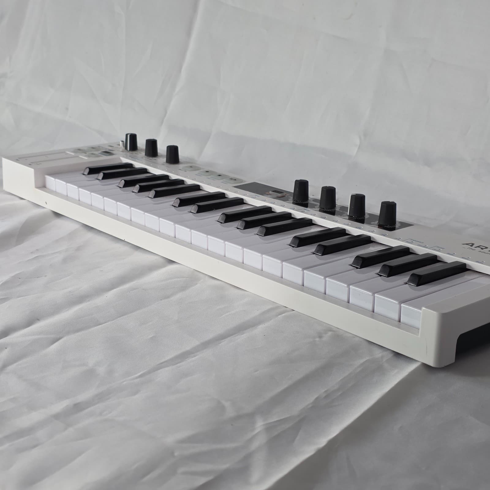 Arturia Keystep 37 USB/MIDI/CV Audio Recording Keyboard Controller & Sequencer - Thumbnail 6