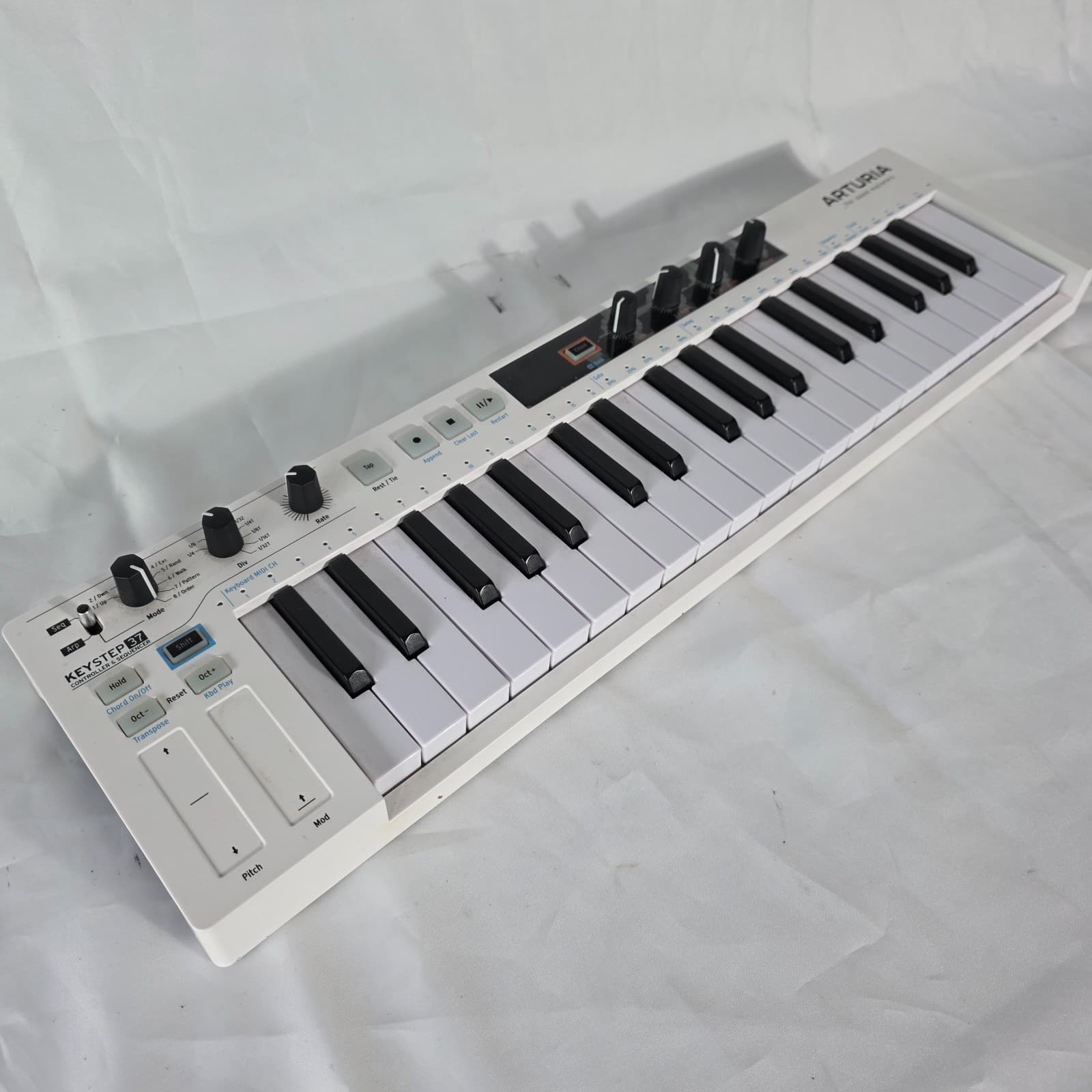 Arturia Keystep 37 USB/MIDI/CV Audio Recording Keyboard Controller & Sequencer - Thumbnail 3