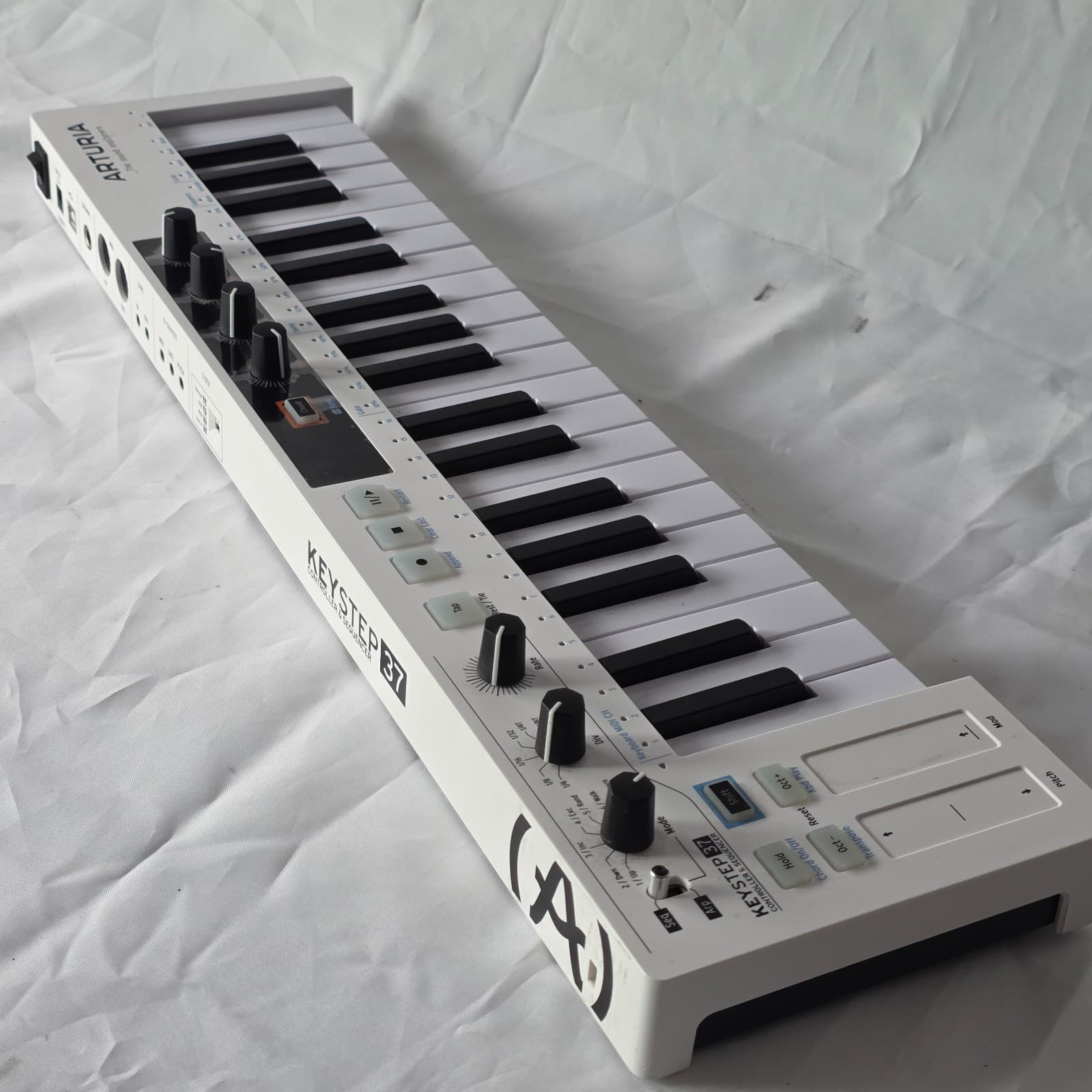 Arturia Keystep 37 USB/MIDI/CV Audio Recording Keyboard Controller & Sequencer - Thumbnail 14