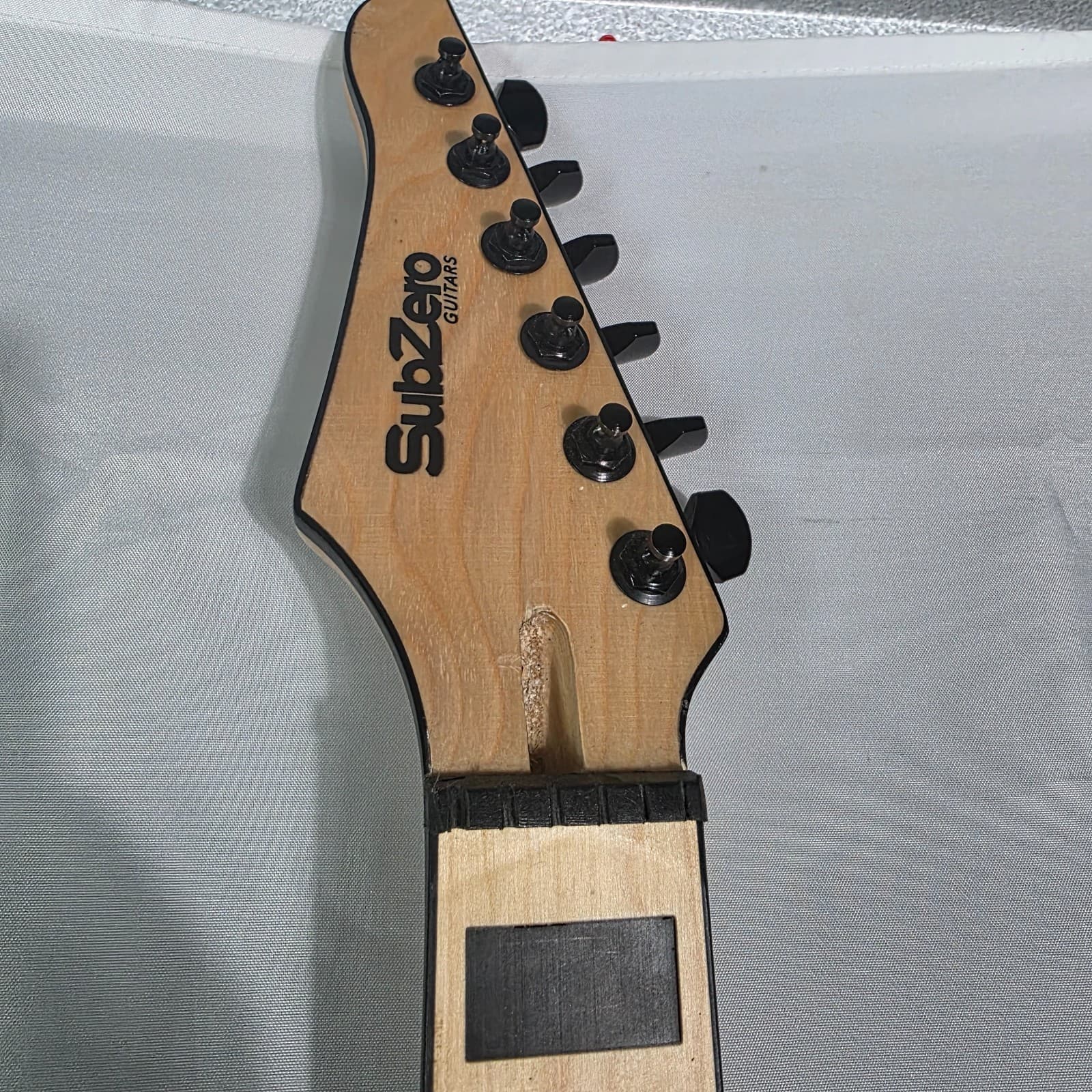 SubZero Rogue VI Baritone Electric Guitar Polar White HH Humbuckers 30" Scale - Thumbnail 4