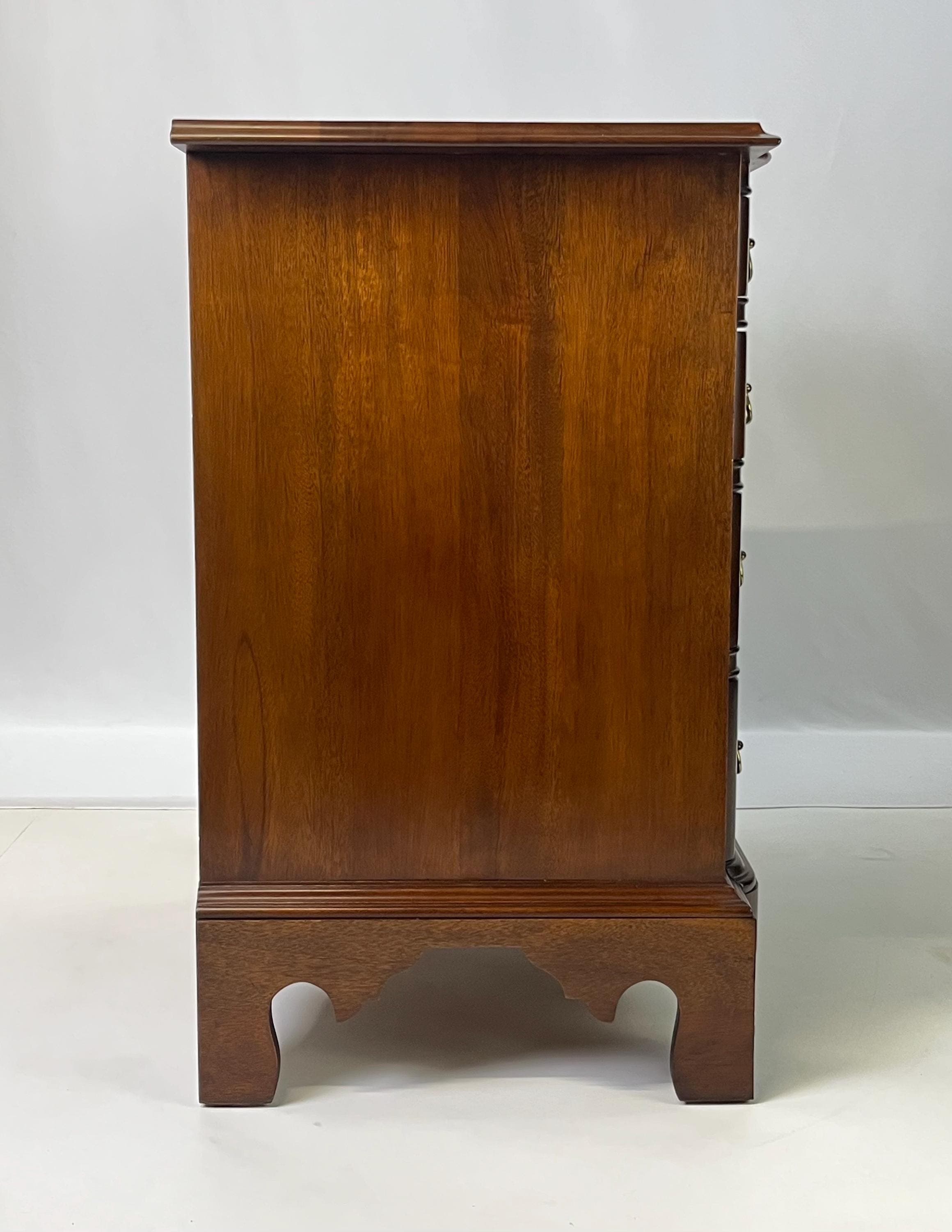 Councill Craftsmen Block Front Chest - Thumbnail 4