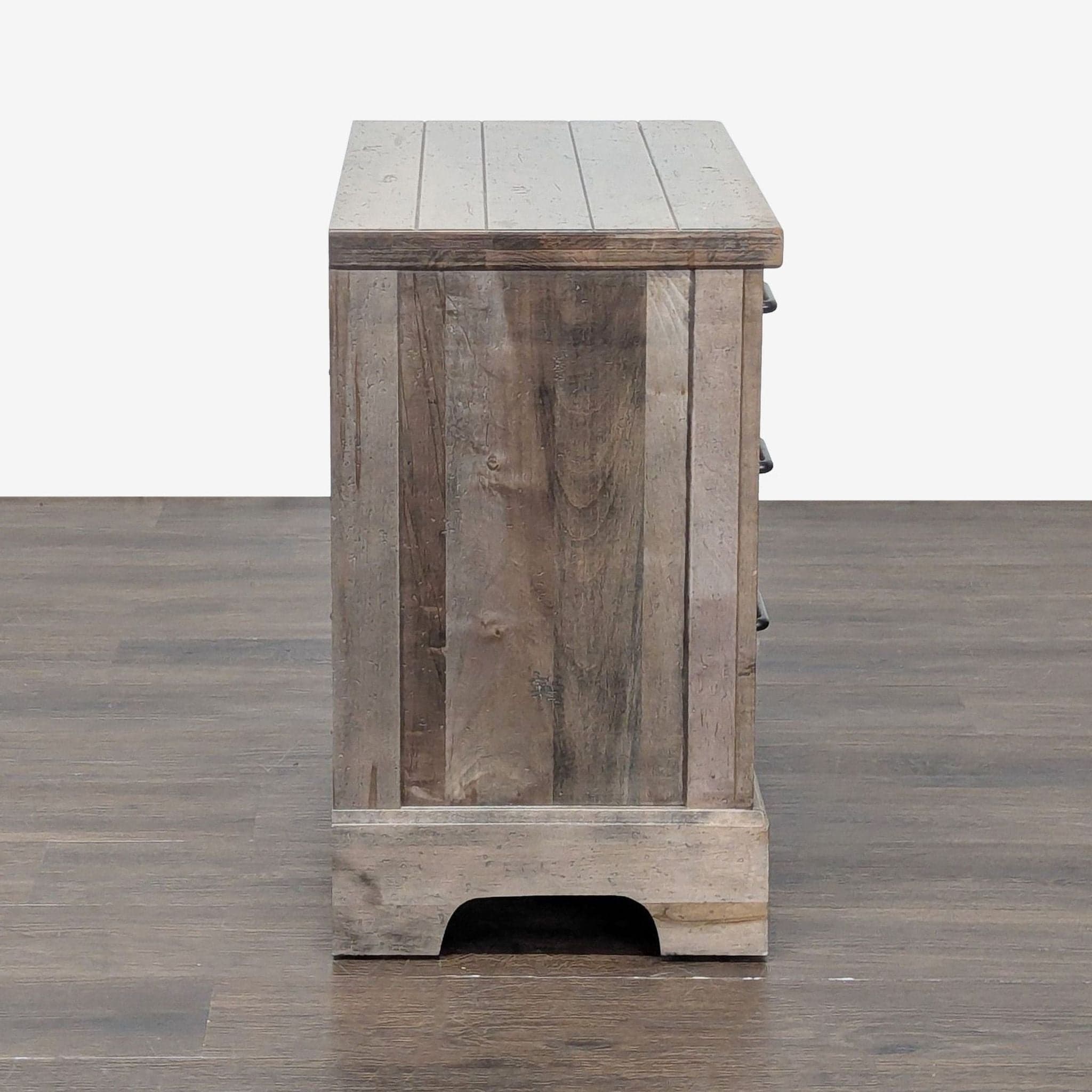 Vaughan Bassett Cool Rustic Clear Maple Three Drawer Nightstand - Thumbnail 7