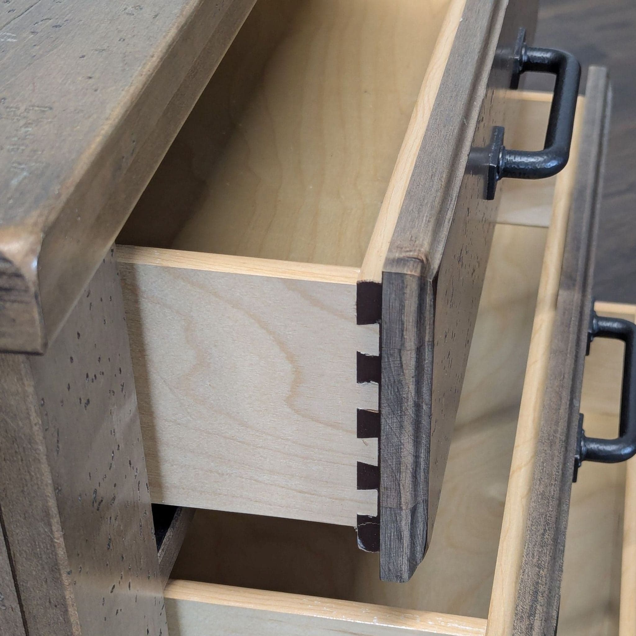 Vaughan Bassett Cool Rustic Clear Maple Three Drawer Nightstand - Thumbnail 8