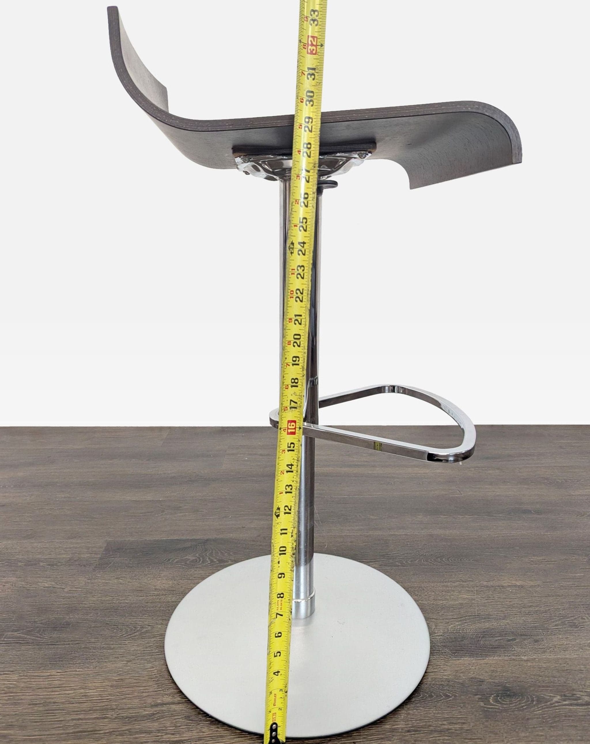 Pair of Ligne Roset Pam Bar Stools - Thumbnail 5