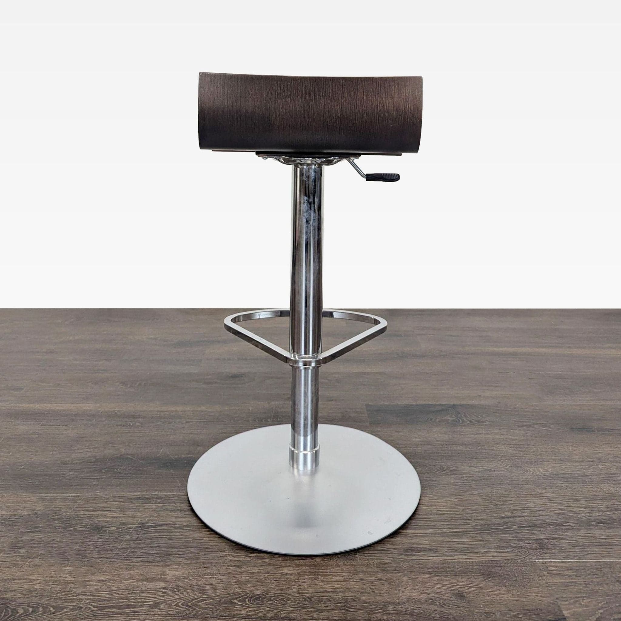 Pair of Ligne Roset Pam Bar Stools - Thumbnail 4