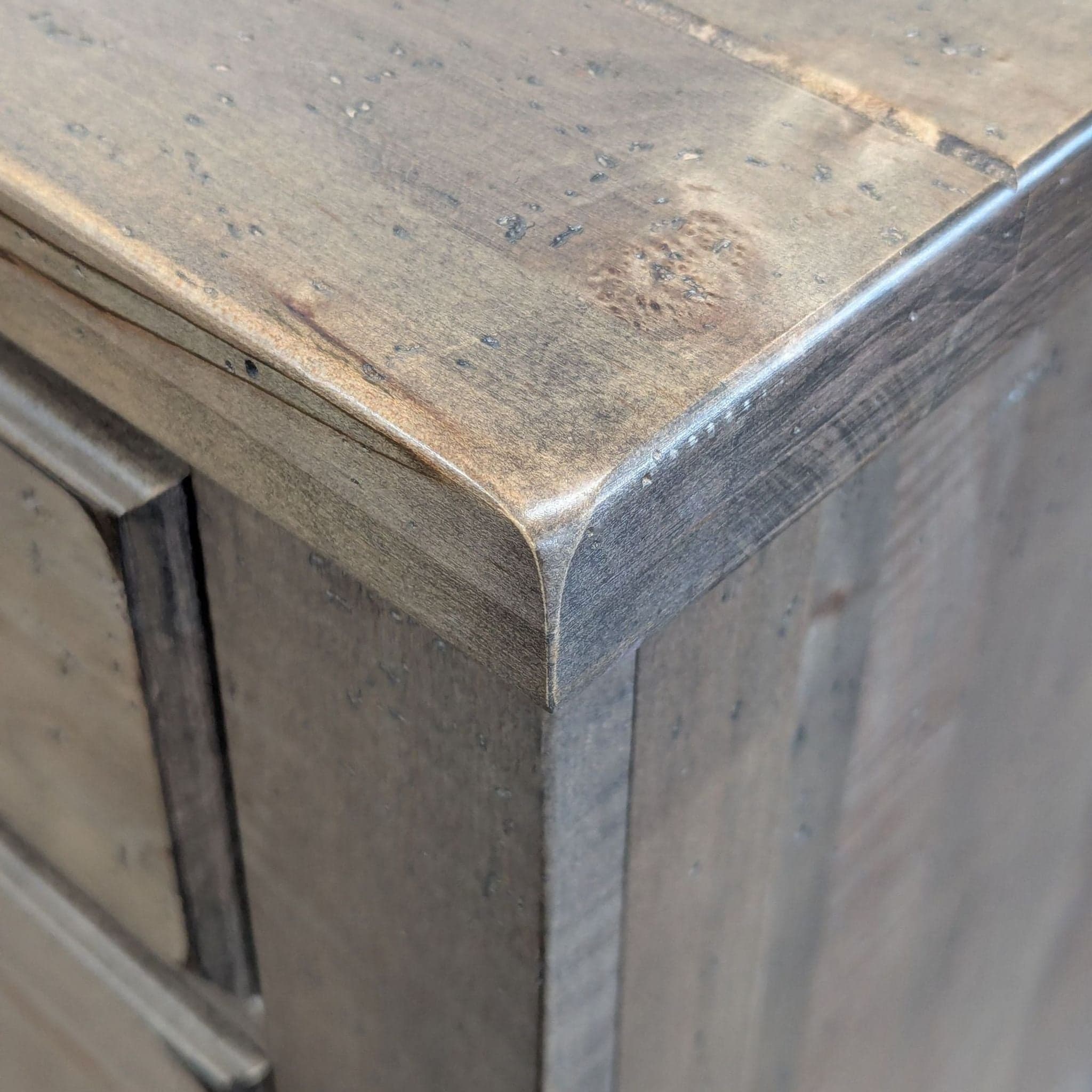 Vaughan Bassett Cool Rustic Clear Maple Three Drawer Nightstand - Thumbnail 10