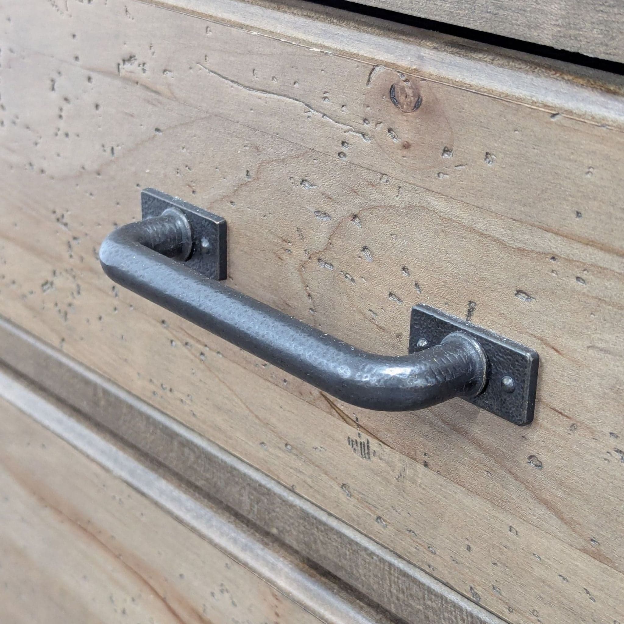 Vaughan Bassett Cool Rustic Clear Maple Three Drawer Nightstand - Thumbnail 3