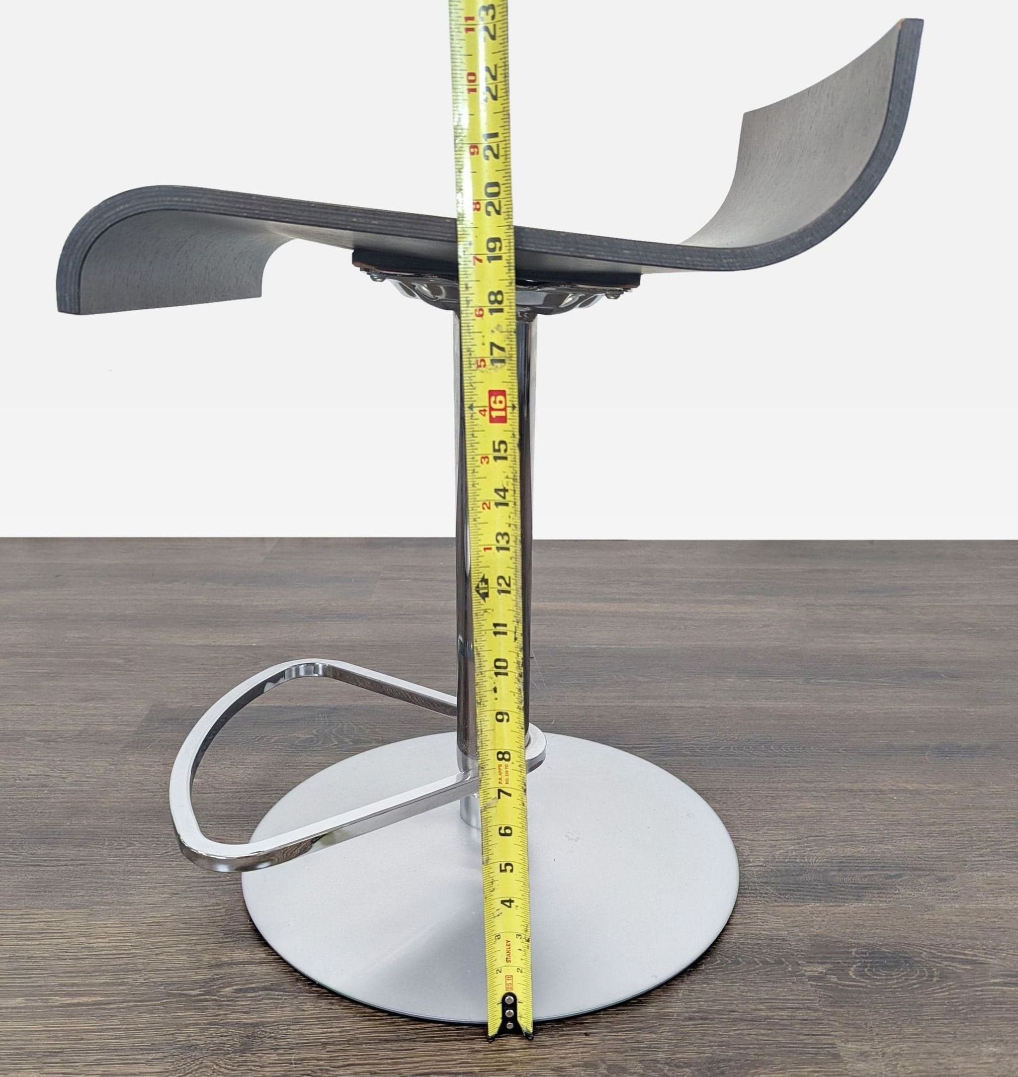 Pair of Ligne Roset Pam Bar Stools - Thumbnail 6