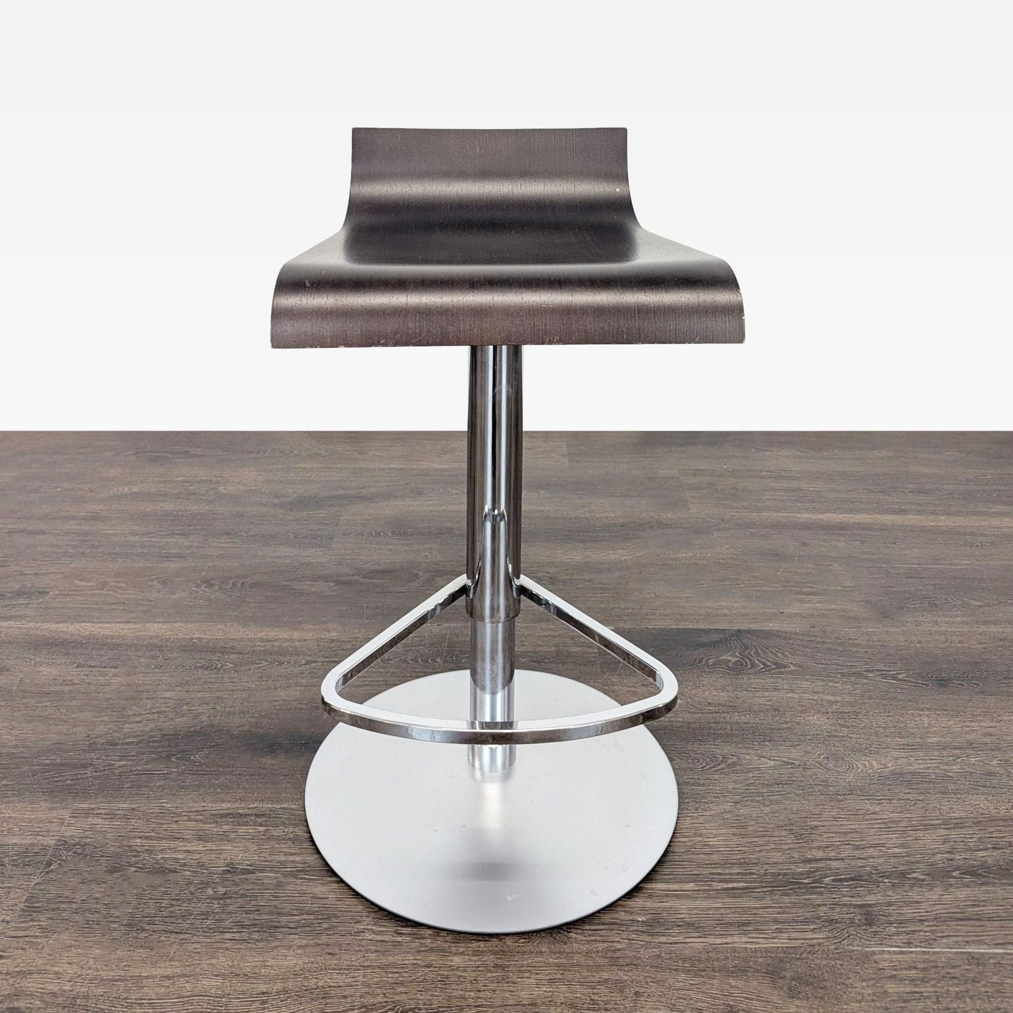 Pair of Ligne Roset Pam Bar Stools - Thumbnail 11