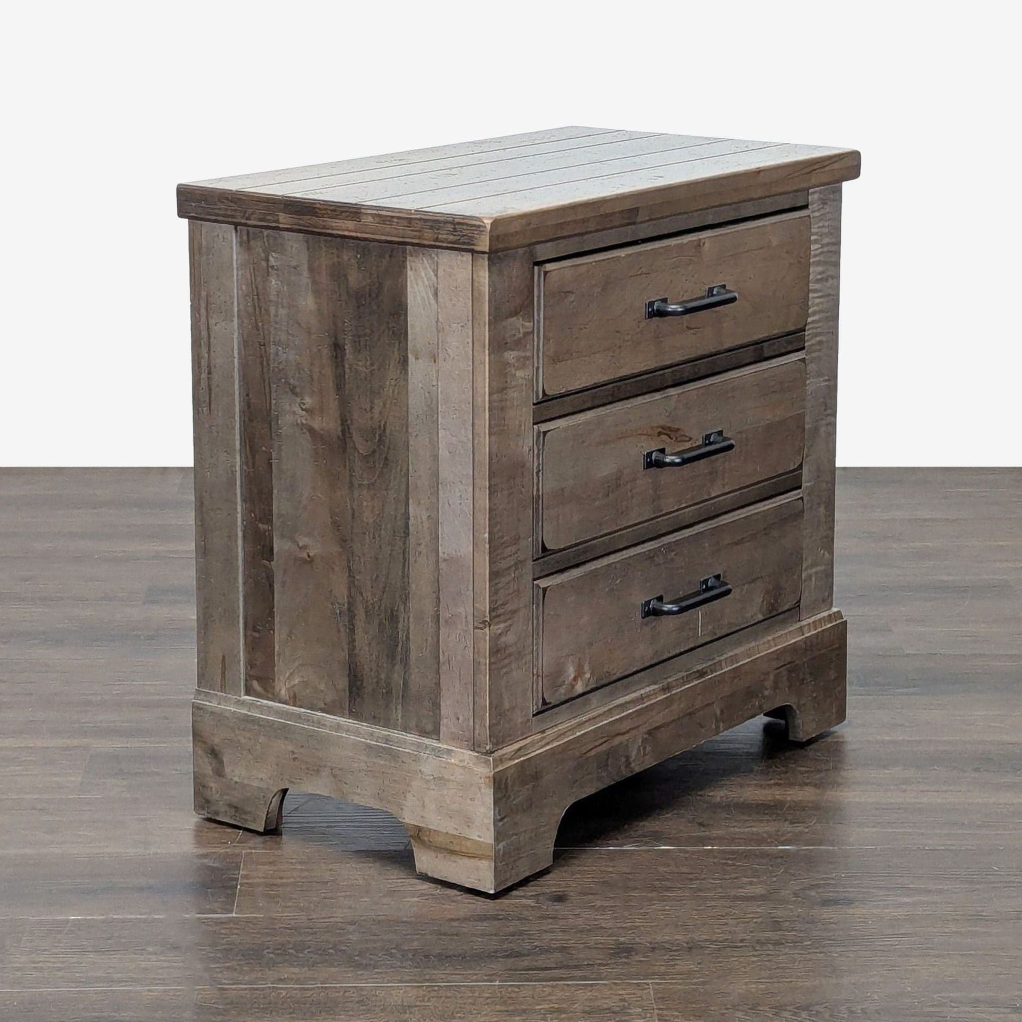 Vaughan Bassett Cool Rustic Clear Maple Three Drawer Nightstand - Thumbnail 4