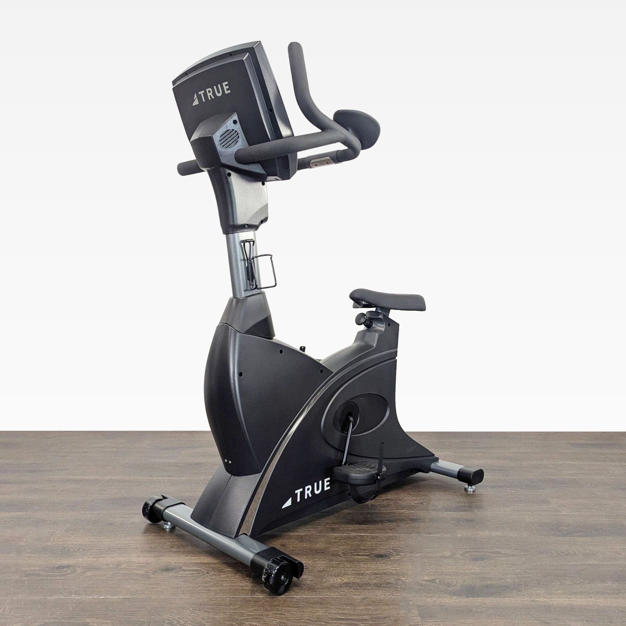 TRUE CS200 Commercial Upright Bike – Comfortable & Durable Gym Equipment - Thumbnail 4