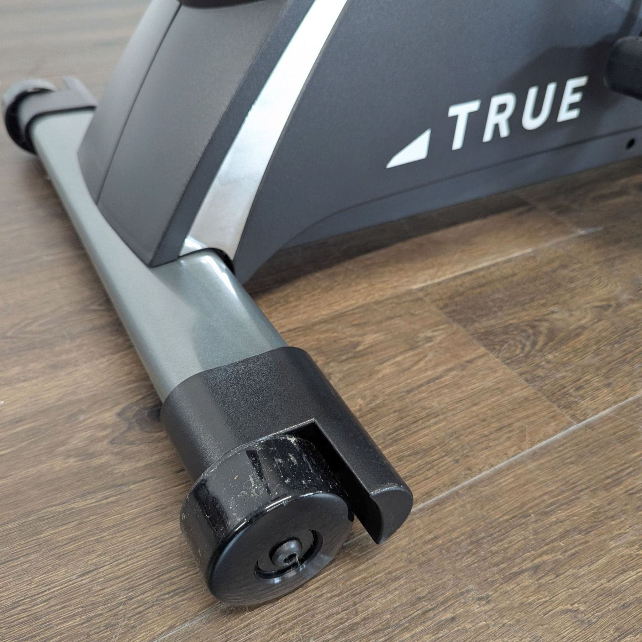 TRUE CS200 Commercial Upright Bike – Comfortable & Durable Gym Equipment - Thumbnail 9