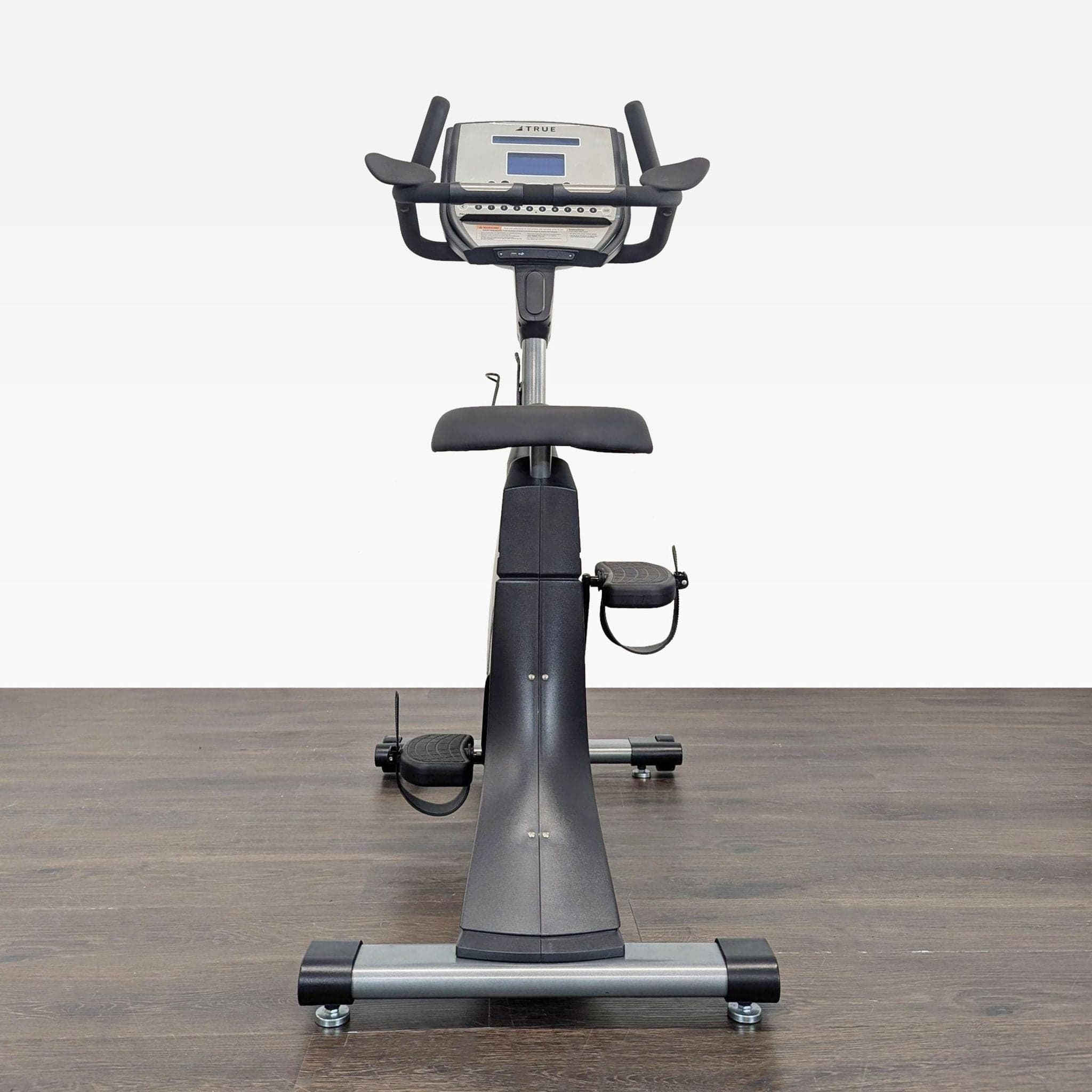 TRUE CS200 Commercial Upright Bike – Comfortable & Durable Gym Equipment - Thumbnail 2